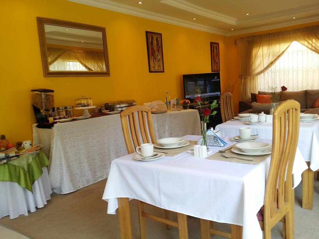 Alicia'S B&B Roodepoort Bagian luar foto