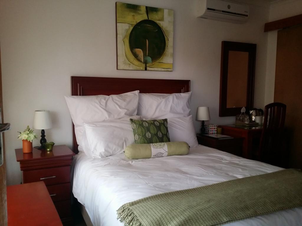 Alicia'S B&B Roodepoort Bagian luar foto