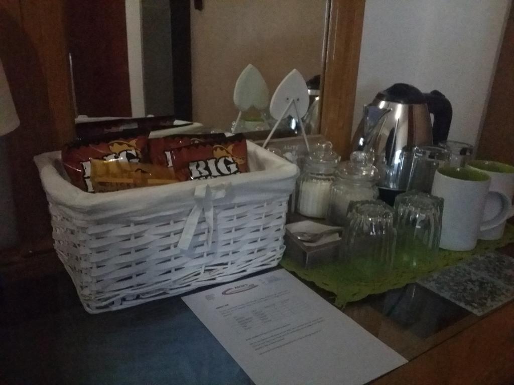 Alicia'S B&B Roodepoort Bagian luar foto