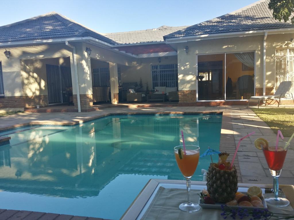 Alicia'S B&B Roodepoort Bagian luar foto