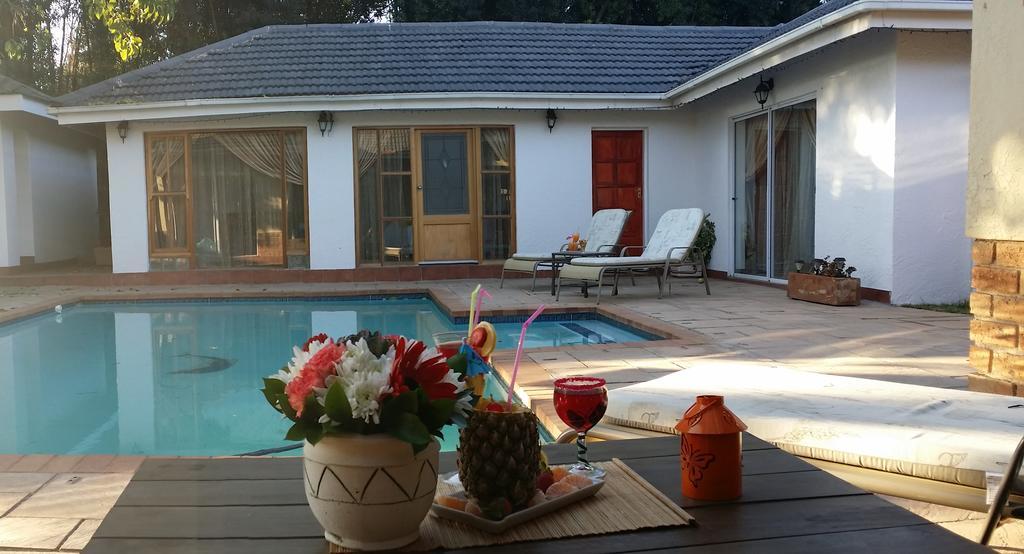 Alicia'S B&B Roodepoort Bagian luar foto