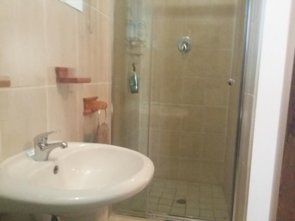 Alicia'S B&B Roodepoort Ruang foto